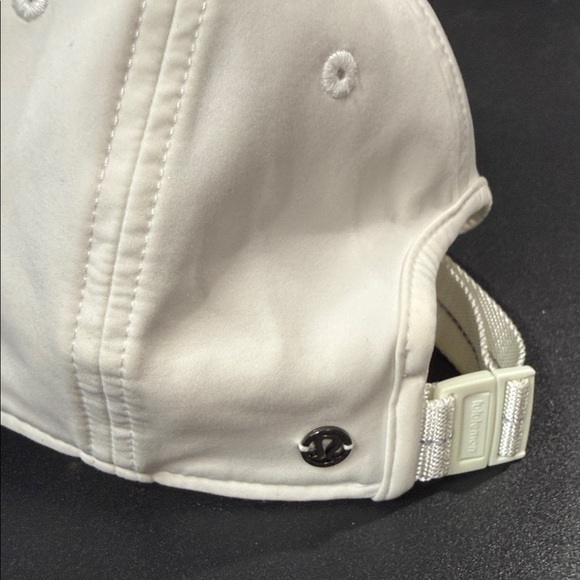 Lululemon White/ Cream Baseball Cap - Picture 3 of 7